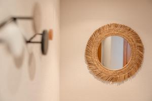 Beachfront apartment with terrace, pool and tennis court in Costabella, Marbella