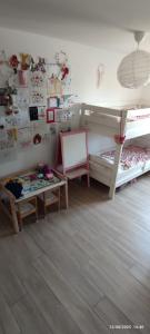 Chic & Cozy 95m Apartment Perfect for Families