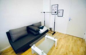 Elegant & Modern 3BR Apartment Near Augarten Park