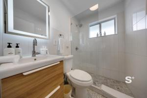 Stylish Studio - Parking & Gym Near Aventura