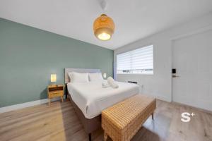 Stylish Studio - Parking & Gym Near Aventura