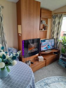 Static caravan - sleeps 8