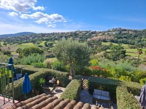 Charmant petit mas classé 3 étoiles, vue Golf et proche plage