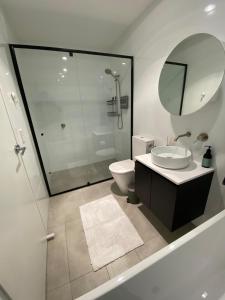 Executive One Bedroom apartment and Courtyard Retreat