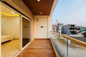 Home Escape Azure 3BHK Bunglow Near Apollo DB City