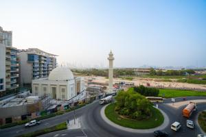 Crest Serene Stay for 4 Guests 1BR and Cozy Room