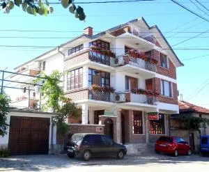 Family hotel Rose - Tŭzha