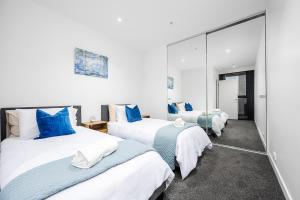 2BR 2BA Southbank Gateway Parking Pool Gym