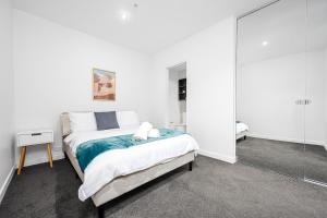 2BR 2BA Southbank Gateway Parking Pool Gym