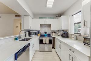 The Sailors Perch, Unit 1