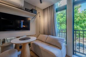 3 min a pé da Praia do Leblon, vista verde