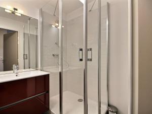 Bel appartement 2 pièces avec piscine et parking, 4 personnes - FR-1-455-23