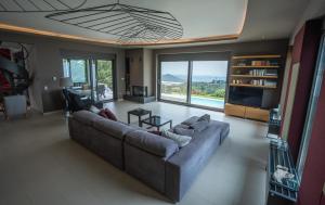 SKYLINE VILLA ESTATE The Luxury Mountain Experience