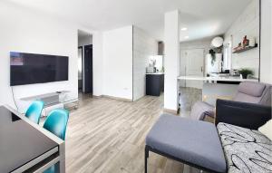 Amazing Home In Turís