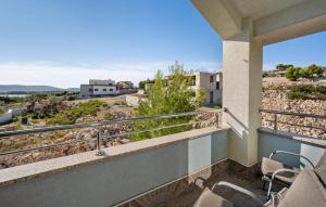 1 Bedroom Cozy Apartment In Sibenik