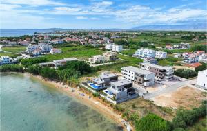 Beautiful Apartment In Privlaka