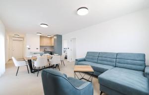 Beautiful Apartment In Privlaka 