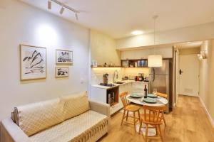 Studio com Ar 200m Praia de Copacabana