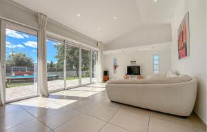 Pet Friendly Home In Serviers-Et-Labaume