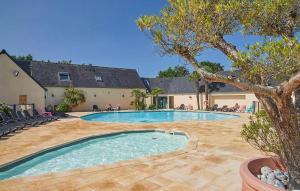 3 Bedroom Nice Stacaravan In Trégunc