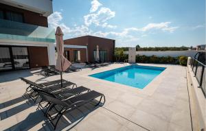 Lovely Apartment In Vrsi With Sauna 