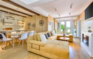 Pet Friendly Home In Mrzlo Polje