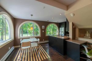 Stylish 1 bedroom ap in downtown