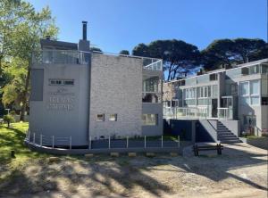 Arenas Calidas Carilo