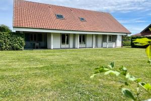 Chalet 15 pers écologique et moderne de 7 chambres à 15 km de la mer