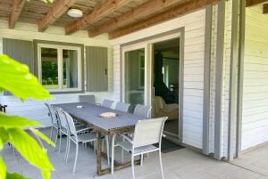 Chalet 15 pers écologique et moderne de 7 chambres à 15 km de la mer