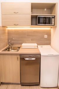 Beachside Bliss Central 1-Bedroom in Glyfada