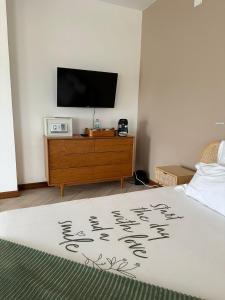 Tia Vahine - Navette Gratuite Aéroport H24