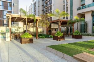 Vista Park Hplus Long Stay