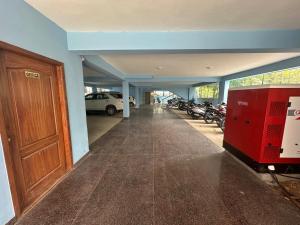 Whitestone Apartment Silkboard