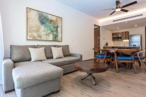 Ocean Whispers TL A206- One bedroom