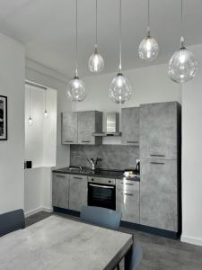 De Mio's Apartment