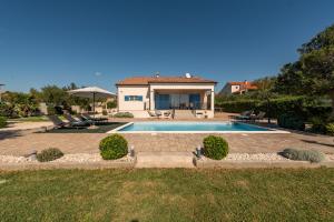 Casa Kamber with pool