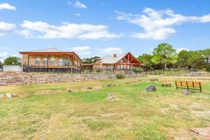 Canyon Lake Waterfront Paradise Guest House