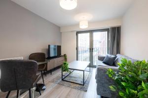 Contemporary 1BED Apartment in Liverpool w Balcony