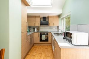 Spacious 3BR Home - Comfort & Convenience