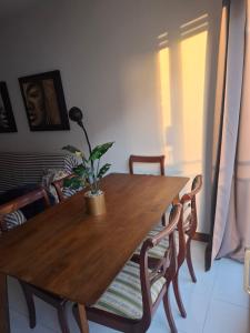 Alojamiento AJO con piscina y tenis - Ajo Palace