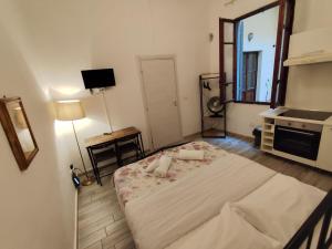 Double Room with Shared Bathroom
