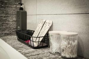 The Savoy Suite, King Size 2 Bedroom by The Hive WA1