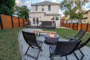 Downtown Indy Retreat Hot Tub Arcade Sleeps 16