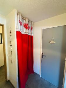 Cozy apartment for 9 people, ski-in out, 2Alpes