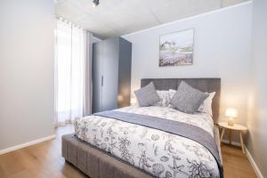 207 Riverlands - 1 Bedroom Apartment with Parking