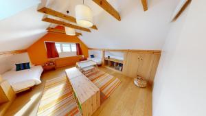 Peaceful Lakefront Living, your Buchillon Retreat! LR23B