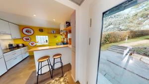 Peaceful Lakefront Living, your Buchillon Retreat! LR23B