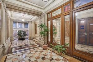 Chic Saint Honoré Luxury Stay with AC