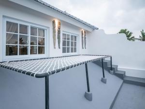 Pabuan Art, Private & Cultured